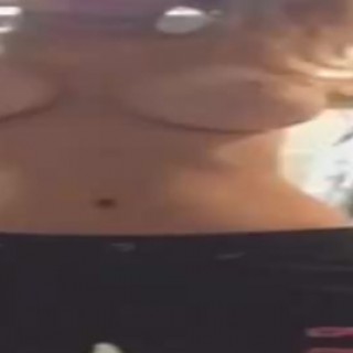 Порно трахнул очень красивую мамку