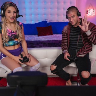 Мама помогла кончить в очко порно